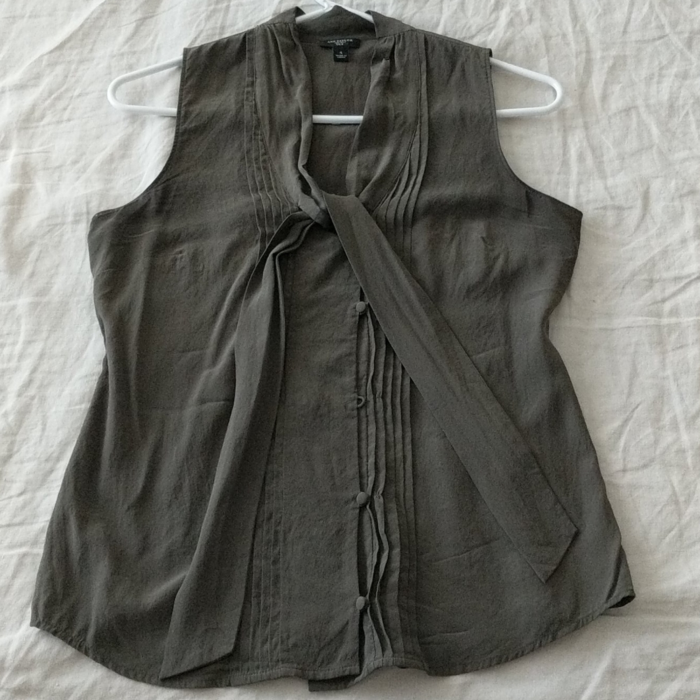 Silk Ann Taylor Sleeveless Blouse, collar ties
